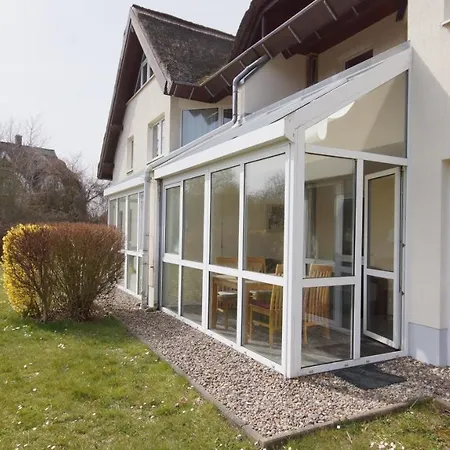 4 Im Strandhaus Lobbe